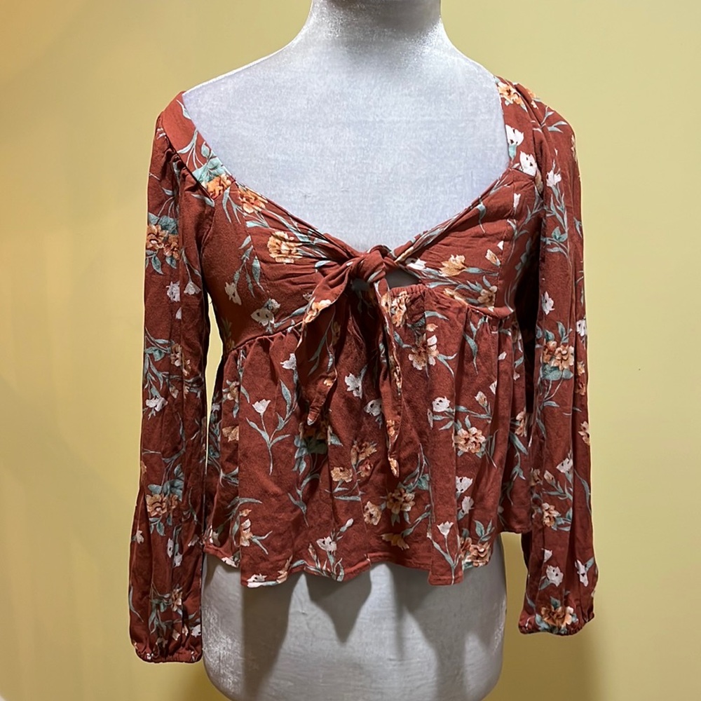 AMERICAN EAGLE Rust Colored Floral Tie Front Crop Top - Picture 5 of 10